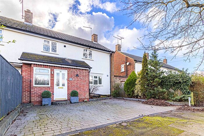 3 Bedroom Semi-Detached House For Sale In Orchard Close, Radlett, Hertfordshire, WD7