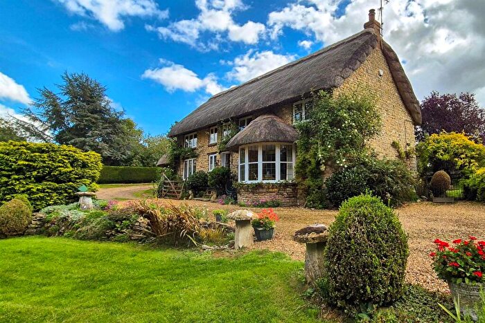 4 Bedroom Detached House For Sale In Geddington Grange Cottage, Grange Road, Geddington, Kettering, NN14