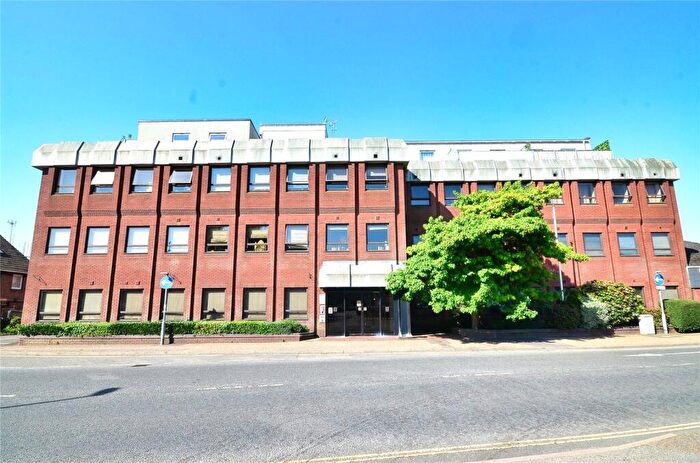 2 Bedroom Apartment For Sale In White Lion Close, East Grinstead, West Sussex, RH19