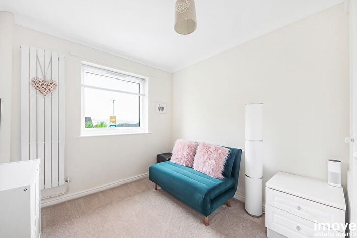 2 Bedroom Bungalow For Sale In Fowey Avenue, Torquay, TQ2