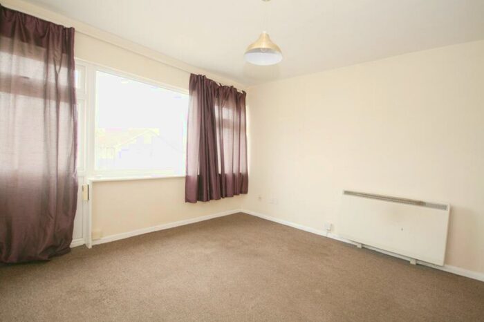 2 Bedroom Apartment To Rent In Farm Close Road Wheatley Oxford, OX33