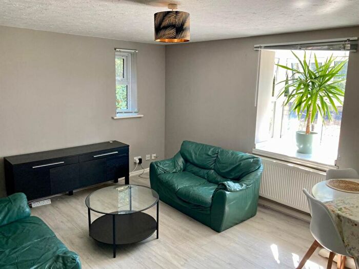 1 Bedroom Flat To Rent In Yeoman Close, London, E6