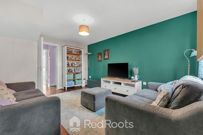 3 Bedroom End Of Terrace House For Sale In Dominion Road, Doncaster, DN5