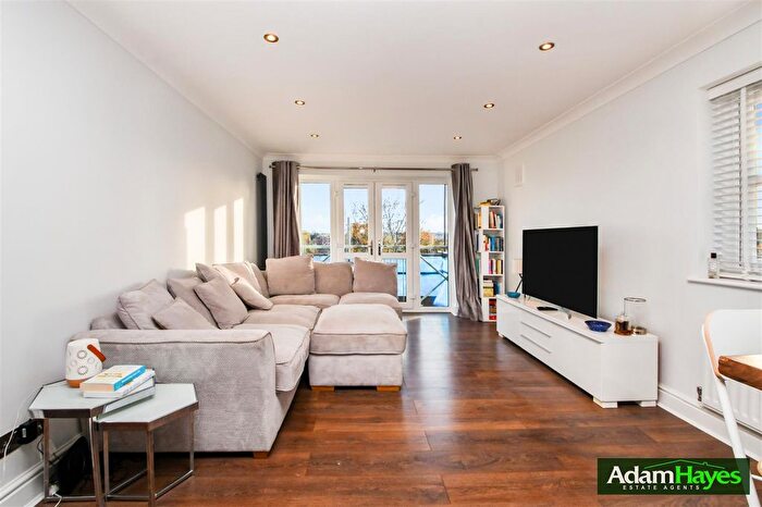 1 Bedroom Flat For Sale In Friern Park, North Finchley, N12