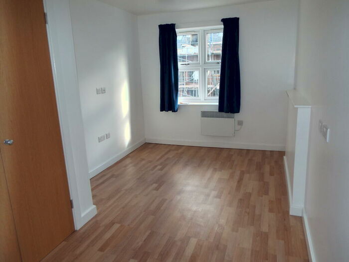 1 Bedroom Apartment To Rent In Markfield Court, Swithland Avenue, Leicester, LE4