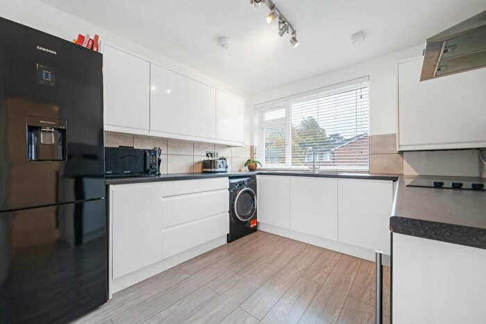 2 Bedroom Ground Maisonette To Rent In Abbey Park, Boxley House Abbey Park, BR3