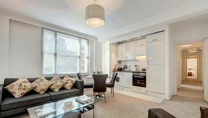 2 Bedroom Flat To Rent In Hill Street, Mayfair, W1J