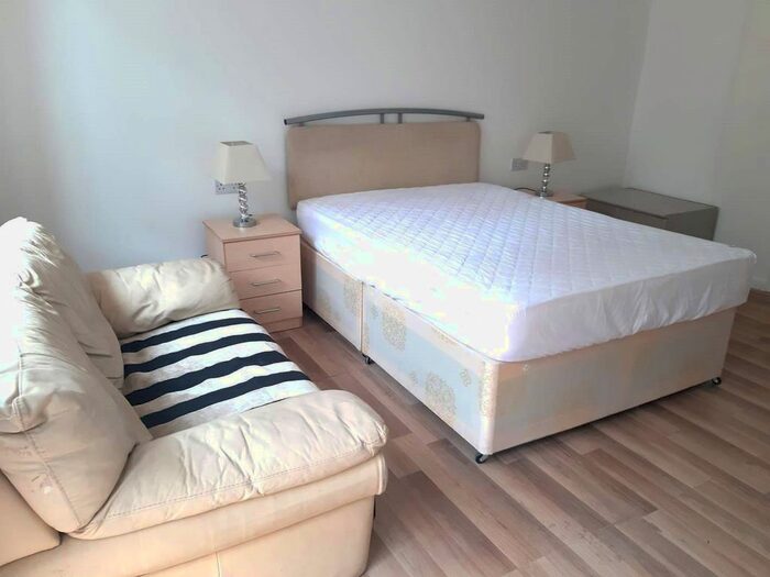 2 Bedroom Flat To Rent In Mansfield Road, Ilford, IG1