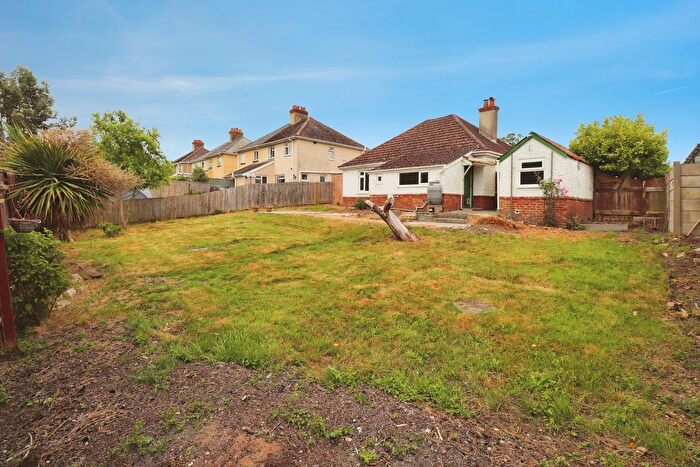 2 Bedroom Detached Bungalow To Rent In Glenwood Road, Verwood, BH31