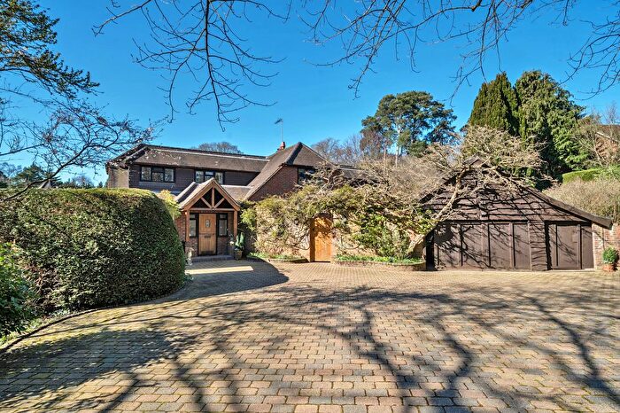 5 Bedroom Detached House For Sale In Compton Way, Moor Park, Farnham, GU10