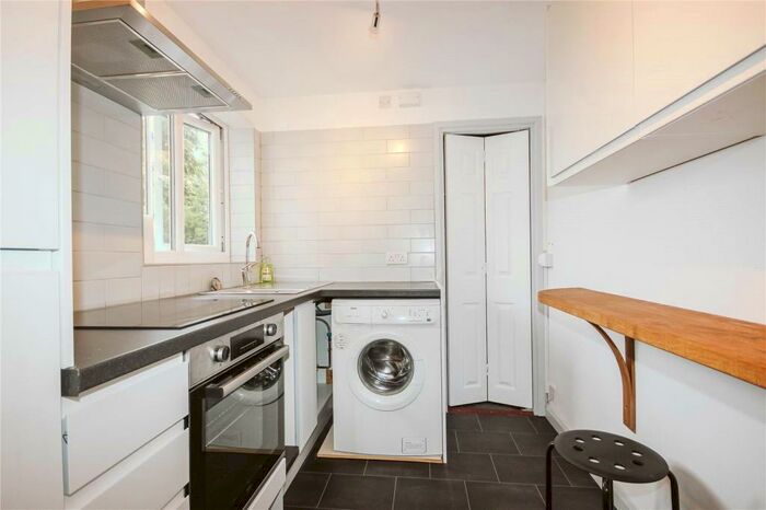 1 Bedroom Apartment To Rent In Cross Street, Kingswood, Bristol, BS15
