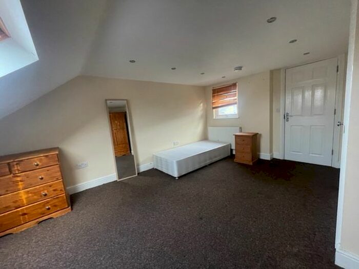 3 Bedroom Property To Rent In Artizan Road, Abington, Northampton, NN1