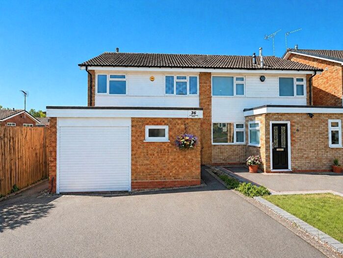 3 Bedroom Semi Detached House For Sale In Mappleborough Road, Shirley, B90