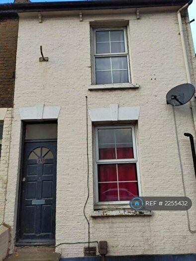 3 Bedroom Terraced House To Rent In Delce Road, Rochester, ME1