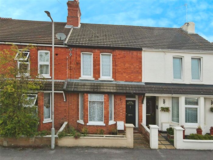 3 Bedroom Terraced House For Sale In Windsor Street, Bletchley, Milton Keynes, MK2