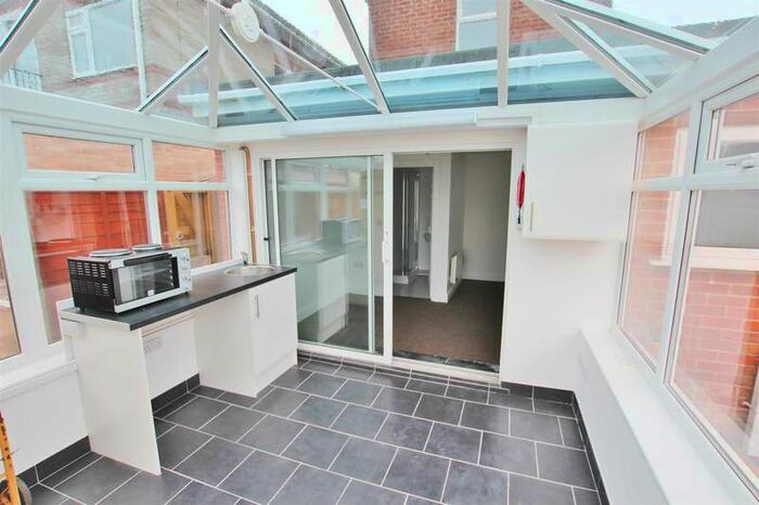 1 Bedroom Studio Flat To Rent In Ashley Road Parkstone, Poole, BH14