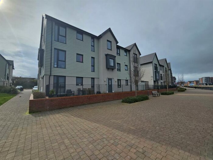 Apartment To Rent In Rhodfa Cambo, Barry, CF62