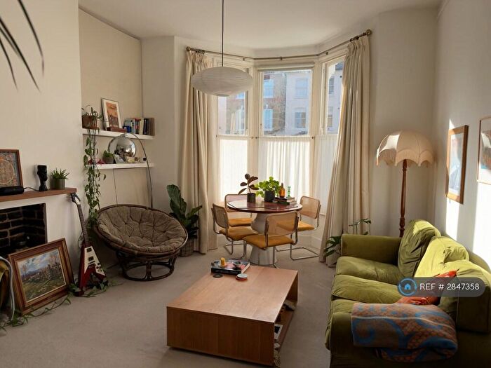 1 Bedroom Flat To Rent In Colvestone Crescent, London, E8