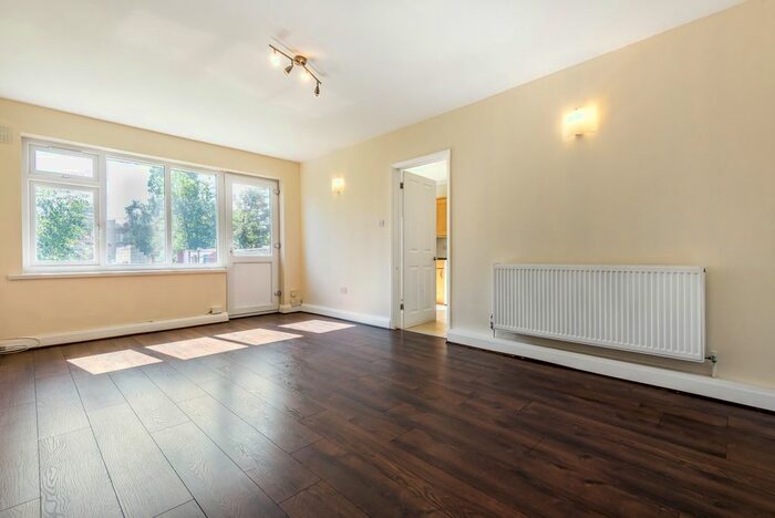 2 Bedroom Maisonette To Rent In Wydeville Manor Road, London SE12