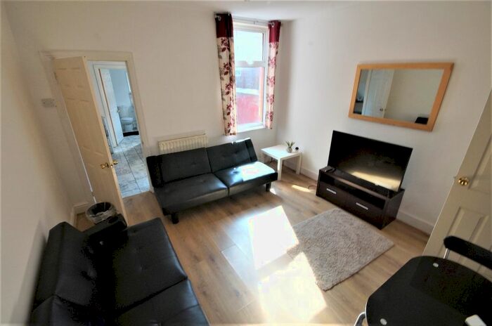 3 Bedroom Terraced House To Rent In Northfield Road, Coventry, CV1