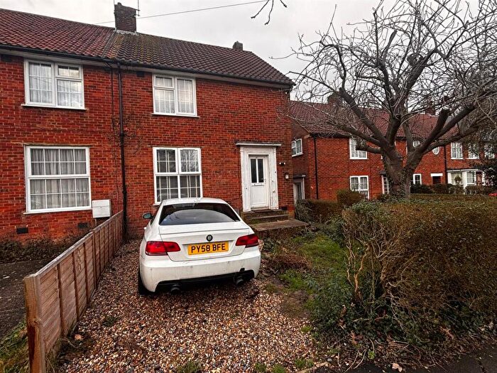 3 Bedroom End Of Terrace House For Sale In Holwell Road, Welwyn Garden City, AL7