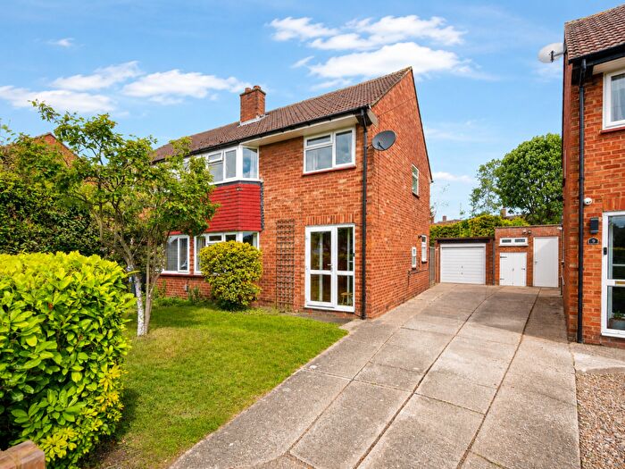 3 Bedroom Semi Detached House For Sale In Whitehouse Way, Iver, SL0