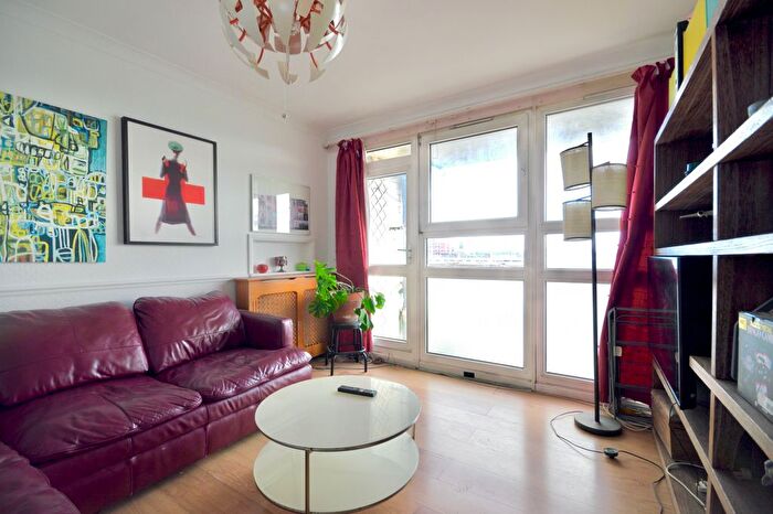 2 Bedroom Flat To Rent In De Beauvoir Estate, London, N1