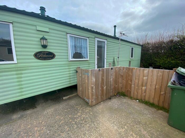 2 Bedroom Property For Sale In Lemonford Caravan Park, Bickington, Newton Abbot, TQ12