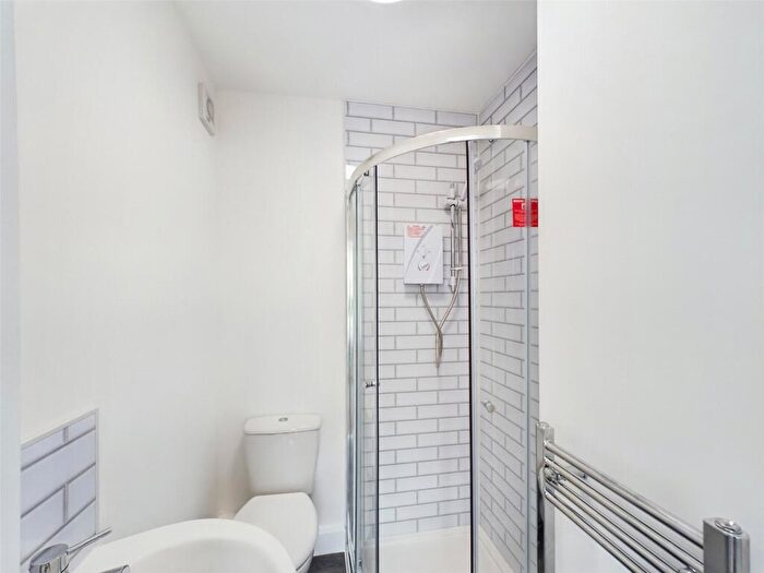 1 Bedroom Terraced House To Rent In Colwick Road, Nottingham, Nottinghamshire, NG2