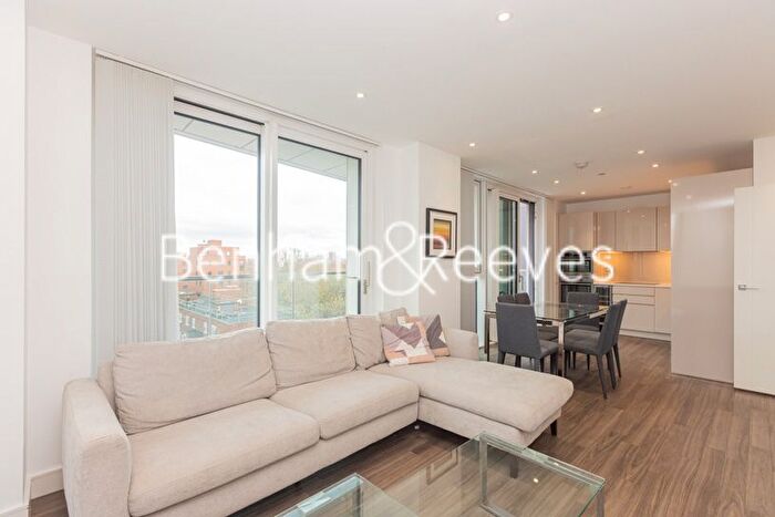 2 Bedroom Flat To Rent In Pinto Tower, Nine Elms, SW8
