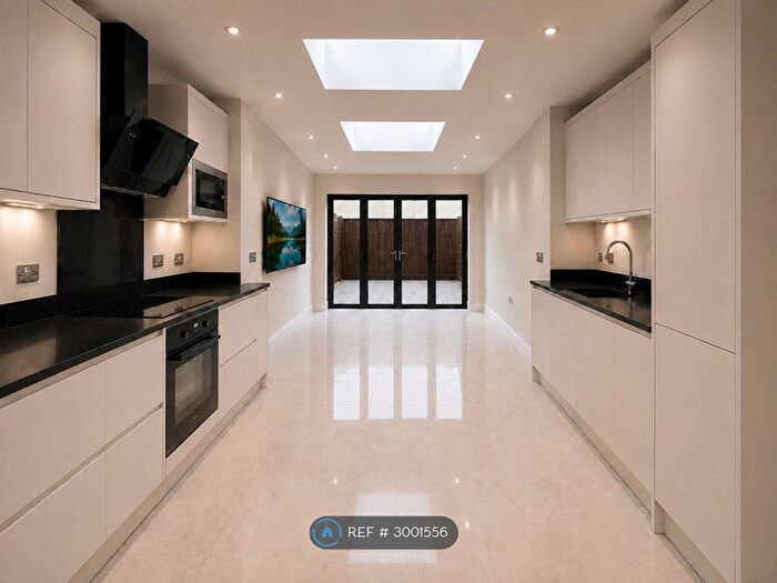 3 Bedroom Maisonette To Rent In Adelaide Avenue, Brockley, London Bridge, Canary Wharf, Peckham, SE4