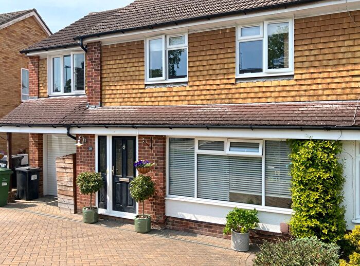 4 Bedroom Semi-Detached House For Sale In Foxcombe Drive, Tilehurst, Reading, RG31