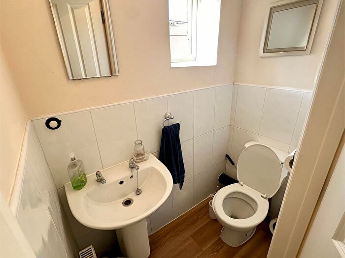 1 Bedroom Flat To Rent In Charminster Road, Bournemouth, BH8