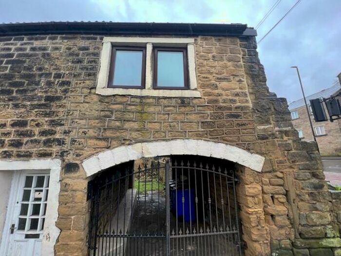 Apartment To Rent In Lowtown, Pudsey, LS28