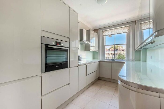 4 Bedroom Flat To Rent In Onslow Gardens, South Kensington, London, SW7
