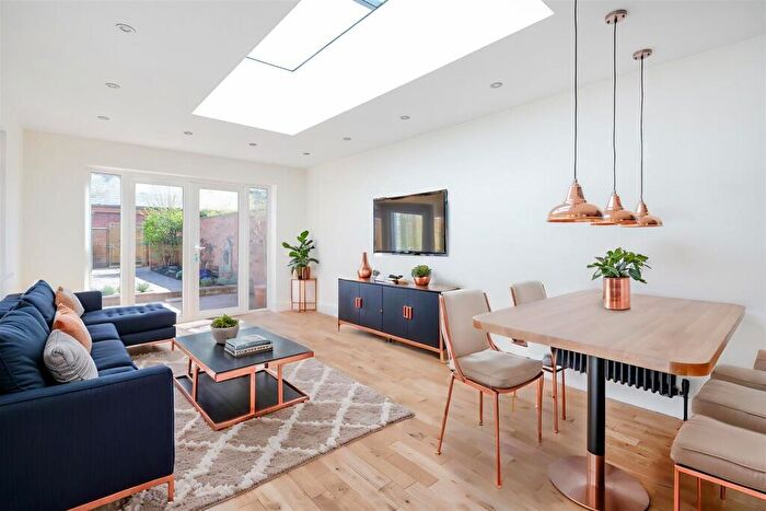 4 Bedroom Terraced House For Sale In Evesham Place, Stratford-Upon-Avon, CV37