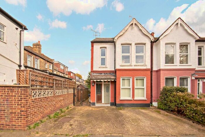 2 Bedroom Flat To Rent In Birkbeck Road, London, W5