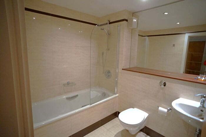 1 Bedroom Flat For Sale In Dearmans Place, Manchester, M3