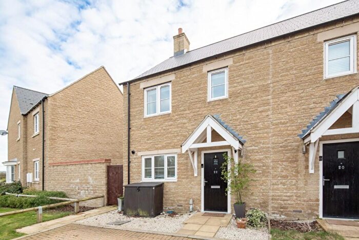 2 Bedroom Semi-Detached House For Sale In , Iris Close, Ambrosden, OX25