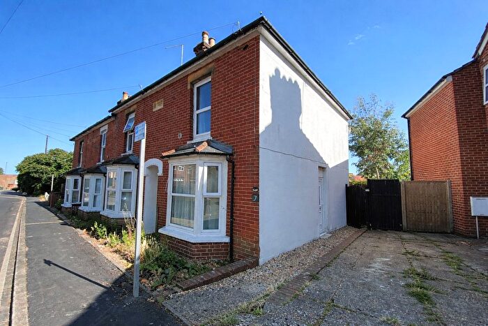 3 Bedroom Detached House To Rent In Lower South View, Farnham, Surrey, GU9