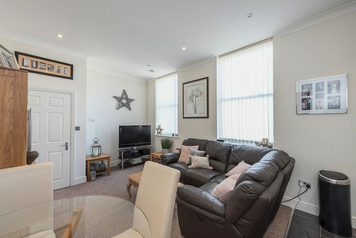 2 Bedroom Flat To Rent In St. Peters Street, St.Albans, AL1