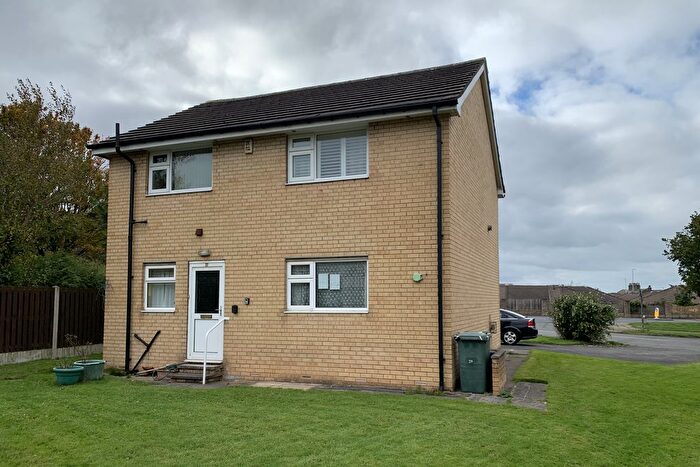 2 Bedroom Flat For Sale In Undercliffe Road, Eccleshill, Bradford, BD2