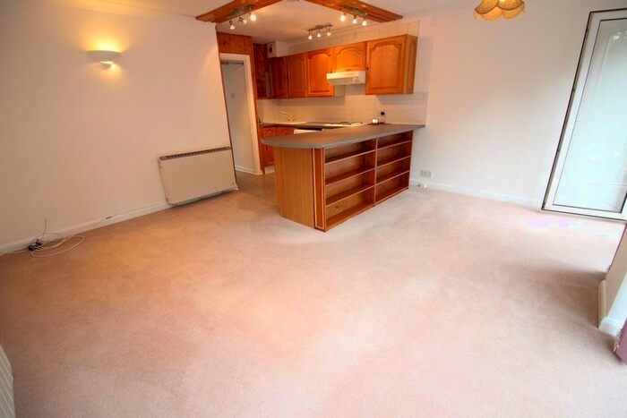 1 Bedroom Maisonette To Rent In The Larches, Bushey, WD23