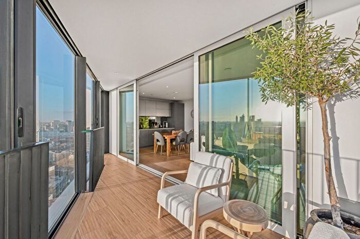 2 Bedroom Flat For Sale In Southwark Bridge Road, Borough, SE1