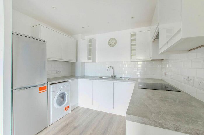 2 Bedroom Flat To Rent In Fishguard Way, Docklands, London, E16