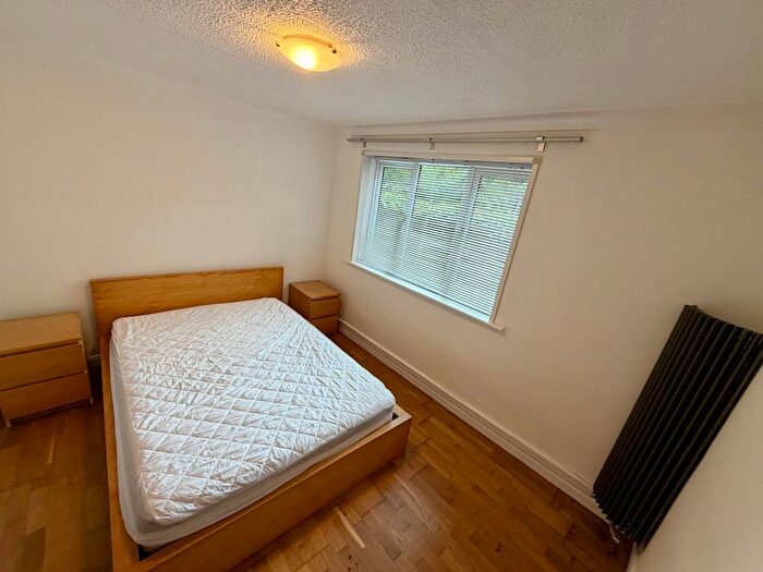 2 Bedroom Flat To Rent In Ashburne House, Manchester, M14