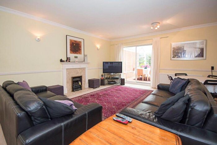 3 Bedroom Semi-Detached House To Rent In Wycliffe Road, Battersea, SW11