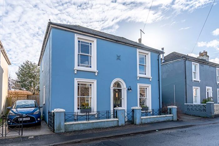 3 Bedroom Detached House For Sale In Oving Road, Chichester, PO19