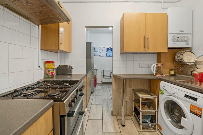 2 Bedroom House To Rent In Upper Clapton Road, London, E5