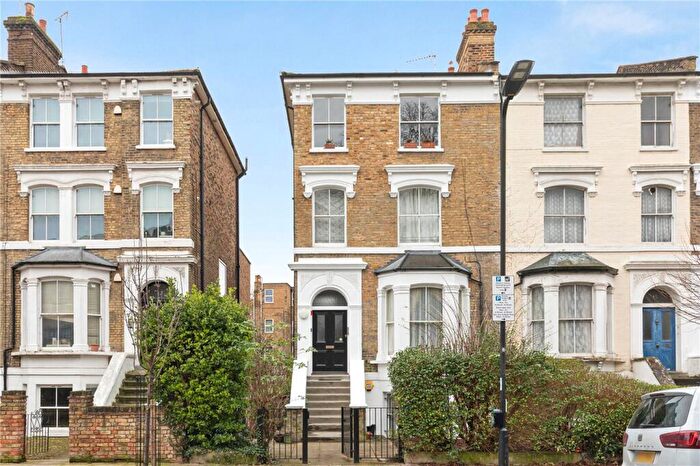 1 Bedroom Apartment For Sale In Queens Drive, London, N4